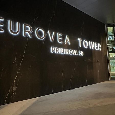 Nikas Eurovea Apartments - Free Parking Братислава Экстерьер фото