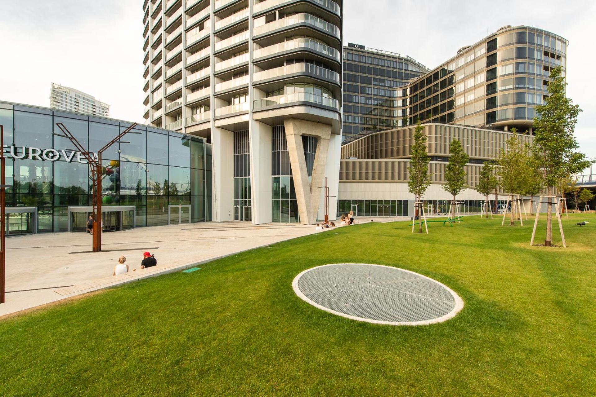 Nikas Eurovea Apartments - Free Parking Братислава Экстерьер фото