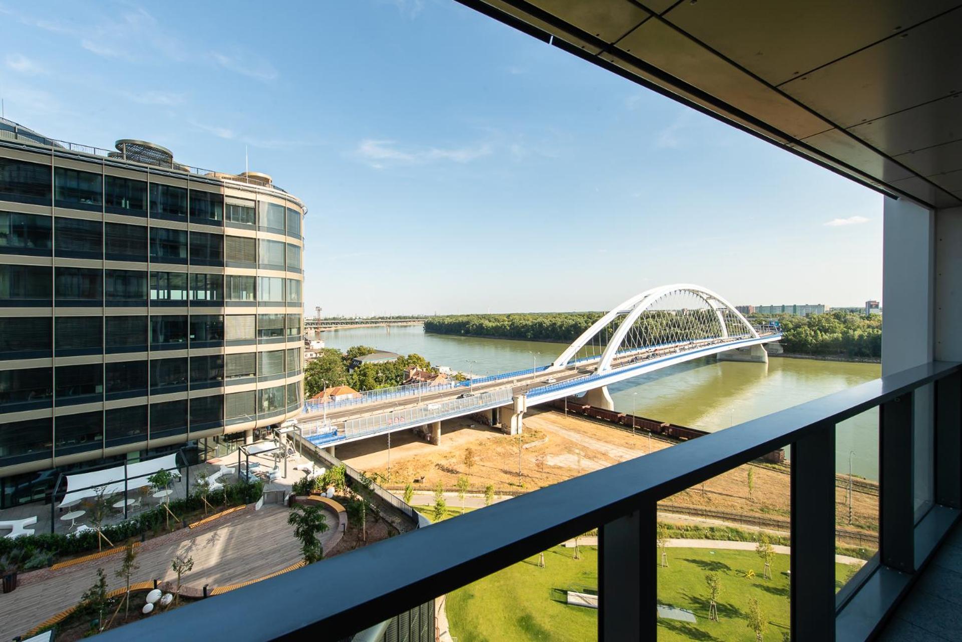 Nikas Eurovea Apartments - Free Parking Братислава Экстерьер фото