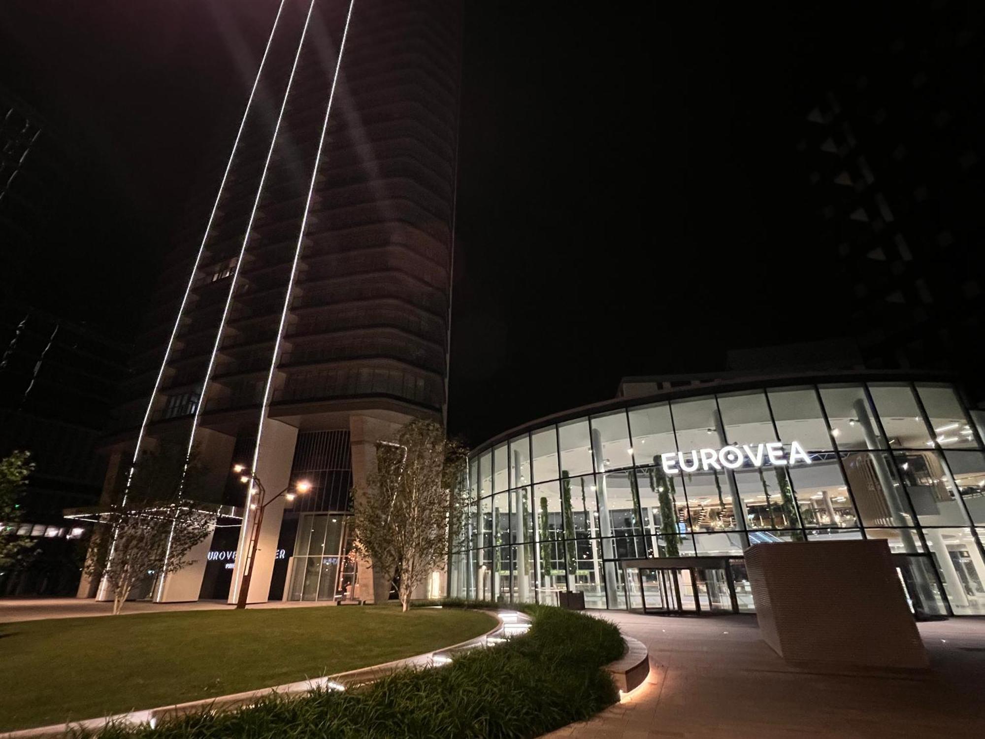 Nikas Eurovea Apartments - Free Parking Братислава Экстерьер фото